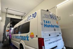 Neuer-Reisebus-Taxi-Hundertmark
